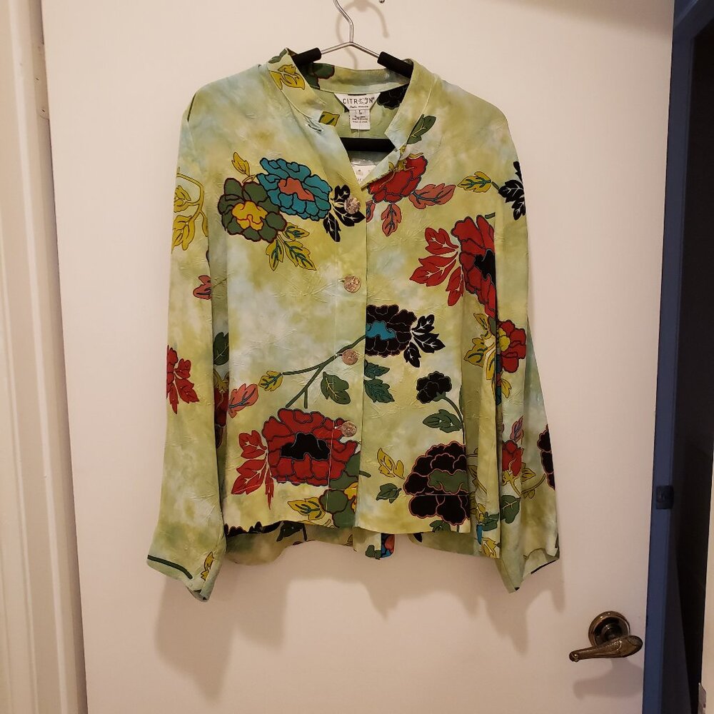 Blouse/jacket In Green With Flowers And With Mao Style Collar